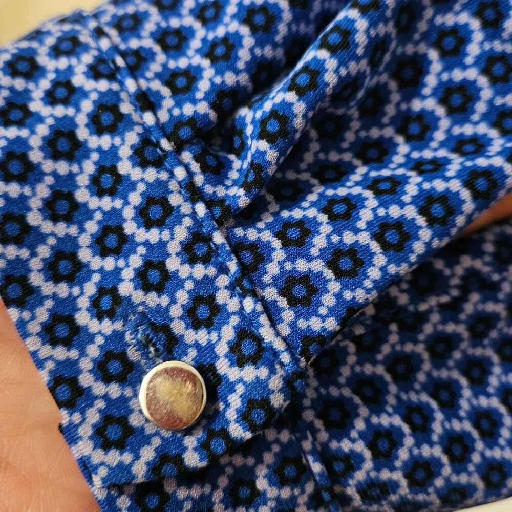 Liz Claiborne Career XXL - V Neck Womens 3/4 Sleeve Top  - Bold Blue Geo EUC - Picture 7 of 7